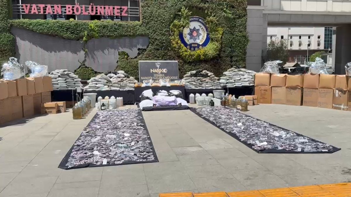 İstanbul'da 1 ton uyuşturucu madde ile 8 milyon adet hap ele geçirildi