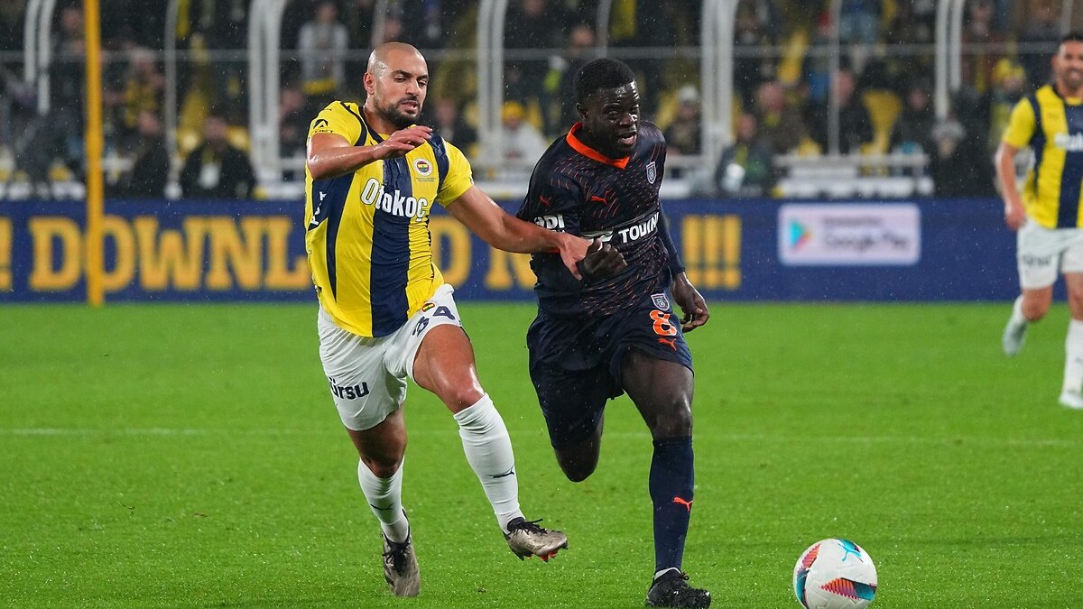 Başakşehir - Fenerbahçe maçının ilk 11'leri