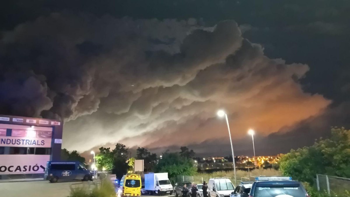 İspanya'da zehirli klor alarmı: 160 bin kişiye dışarı çıkmayın uyarısı yapıldı