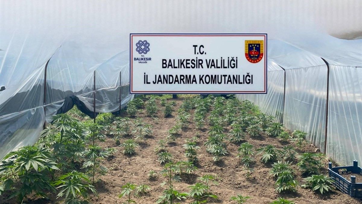 Balıkesir'de 10 ilçede suçlulara yönelik operasyon