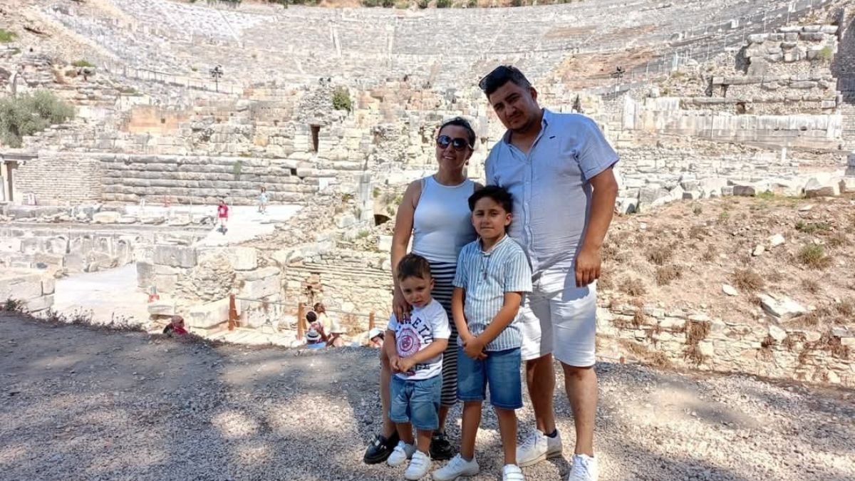 Aydın'da evinde çıkan yangında eşi ve 2 çocuğu vefat eden itfaiye eri gözaltına alındı