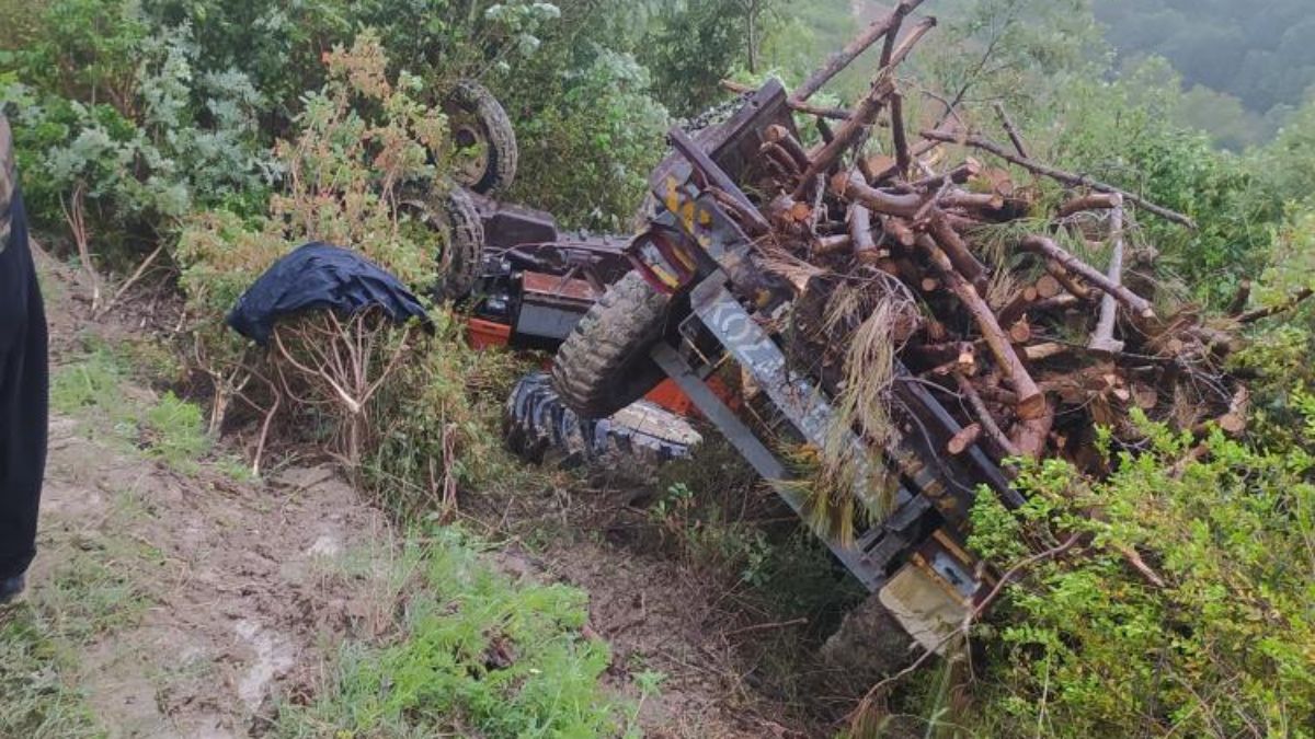 Adana'da devrilen traktörün altında kalan kadın öldü