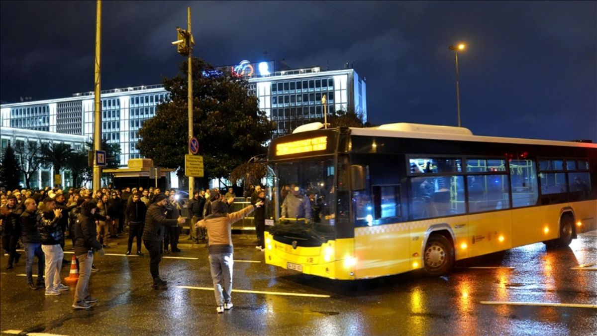 İBB'den paralarını alamayan Halk Otobüsleri çalışmayı durduruyor