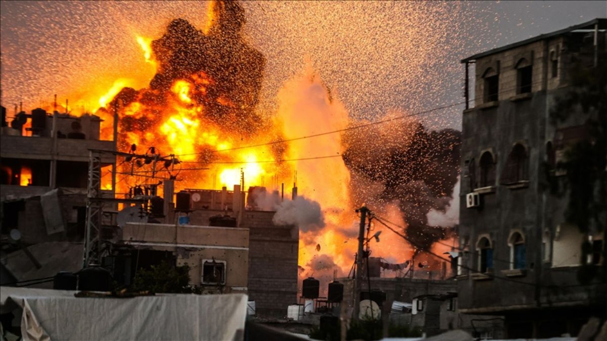 İsrail yine Gazze'ye saldırdı: 92 ölü