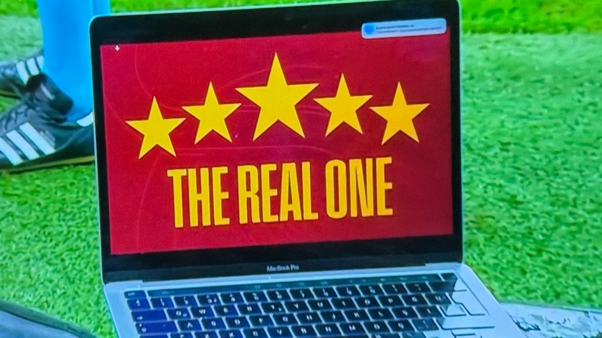 Okan Buruk'tan Jose Mourinho'ya 'laptop'lu yıldız göndermesi