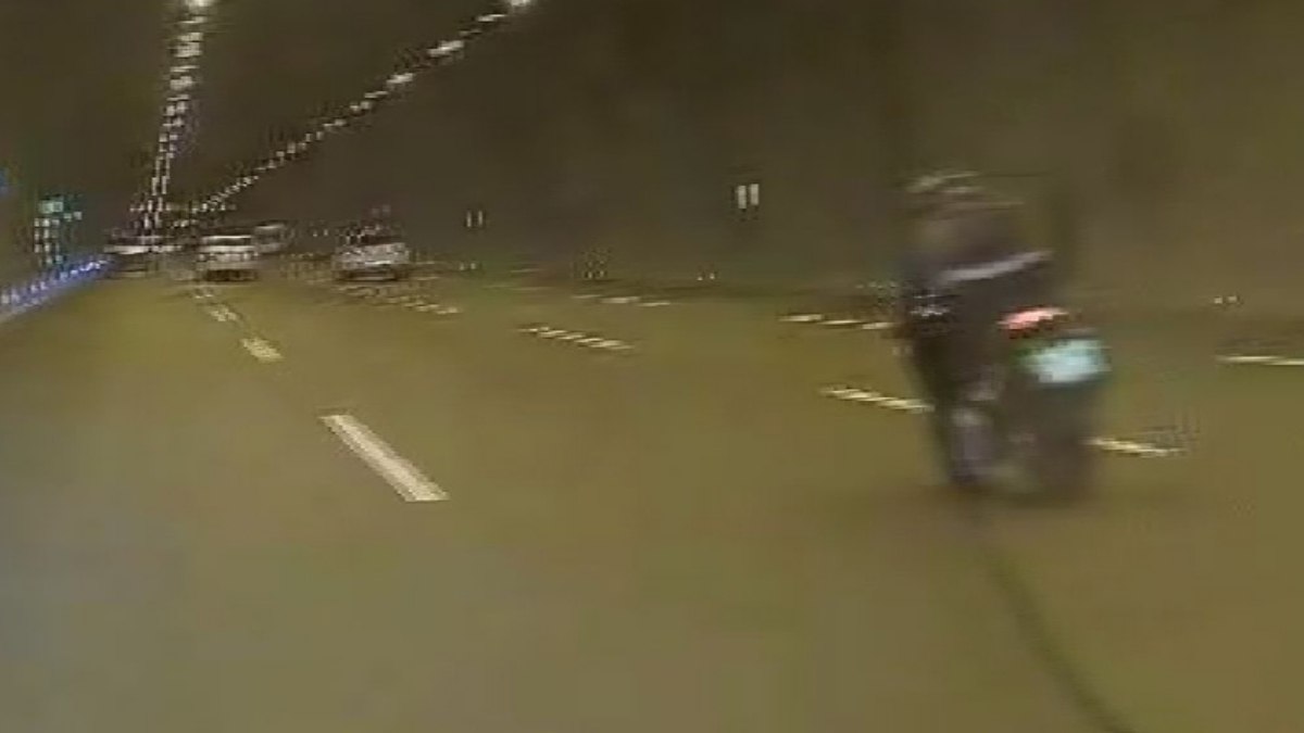 İstanbul Sultangazi'de tüneldeki motosiklet kazası görüntülendi