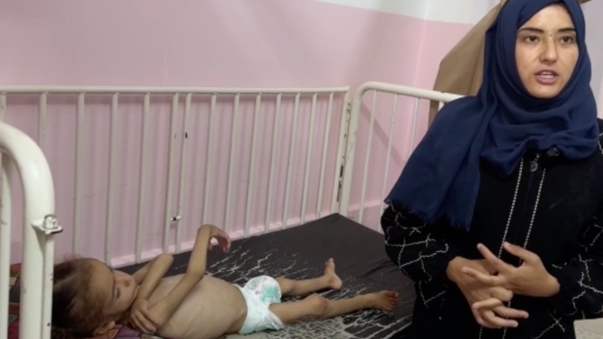 Gazze'de bir çocuk daha açlık yüzünden can vermek üzere