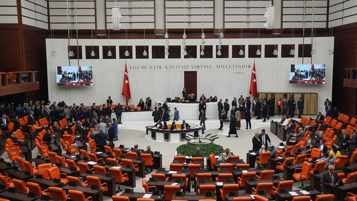 Hakimler ve Savcılar Kurulu'na 5 yeni üye seçildi