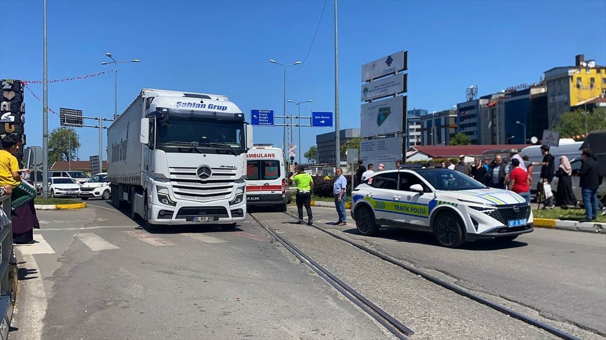 Zonguldak'ta kamyonun çarptığı yaşlı kadın, yaşamını yitirdi