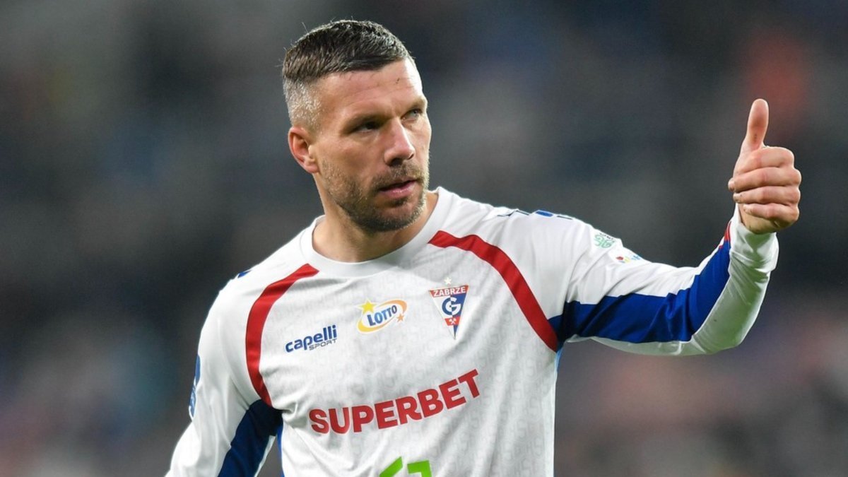 39 yaşındaki Lukas Podolski'den yeni sözleşme