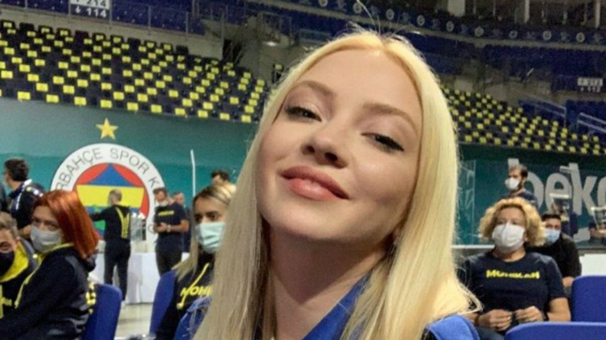 Şarkıcı Ece Seçkin'den Jose Mourinho'ya sert sözler: Tazminatı kafaya koymuş Portekizli manyak...