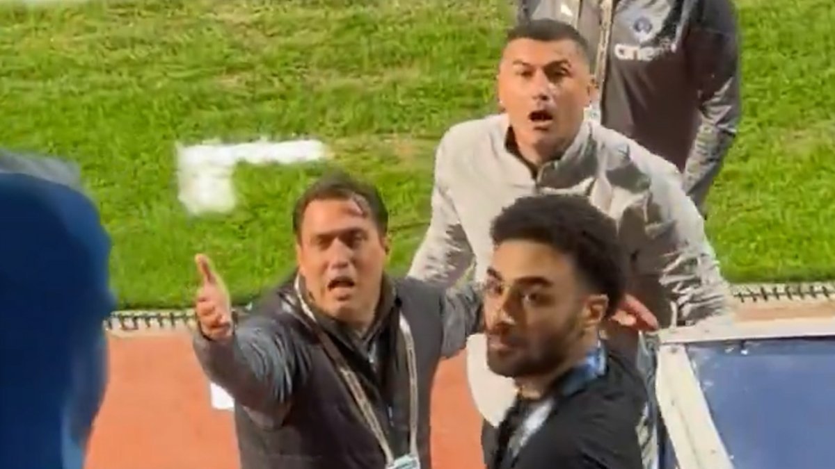 Kasımpaşa Teknik Direktörü Burak Yılmaz, kendi taraftarıyla tartıştı