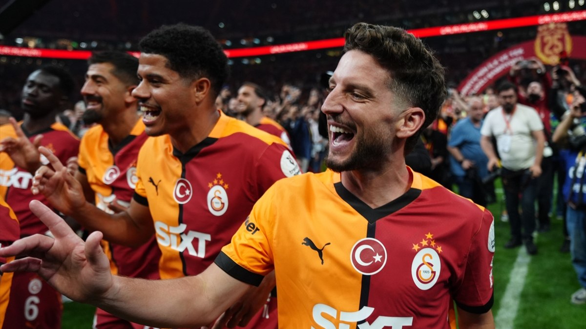 Dries Mertens, Galatasaray'a 5 kupayla veda etti!