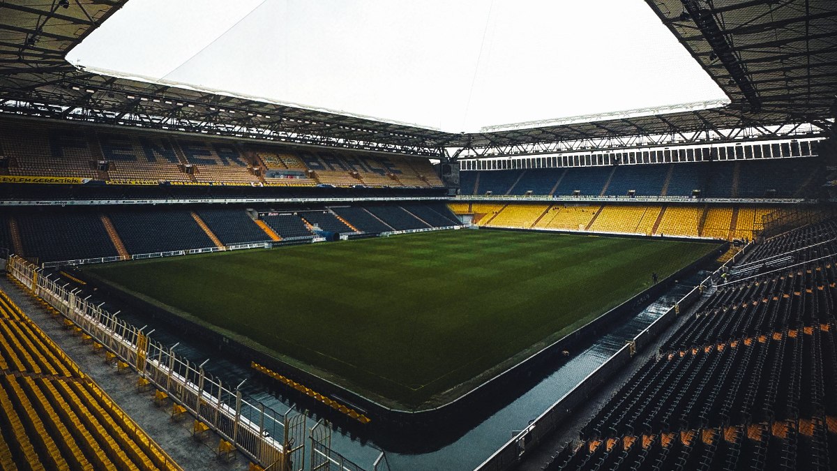 Şükrü Saraçoğlu Stadı'nda tadilat başladı