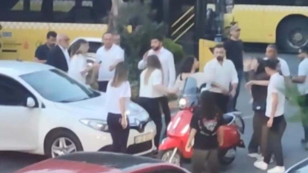 İstanbul'da park yeri kavgası büyüdü: Kadın sürücüler birbirine girdi
