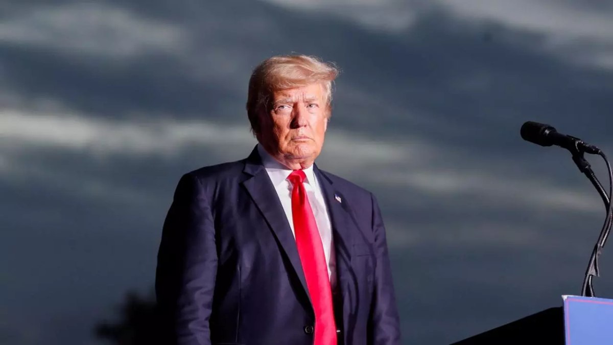 Donald Trump'ın yeni resmi portresi paylaşıldı