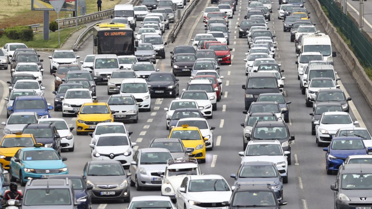 Trafik İzleme Merkezi, bayram trafiğini anbean izliyor