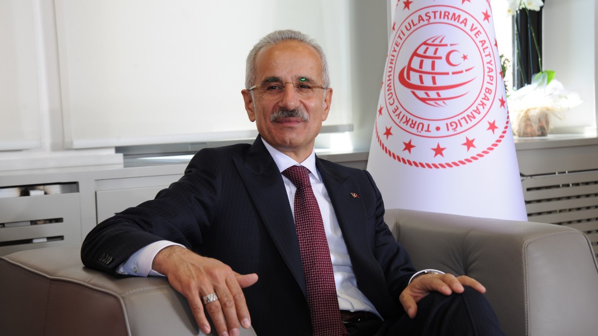 Abdulkadir Uraloğlu: Elektrikli araç şarj istasyonu sayısı 11 bin 500'e yükseldi