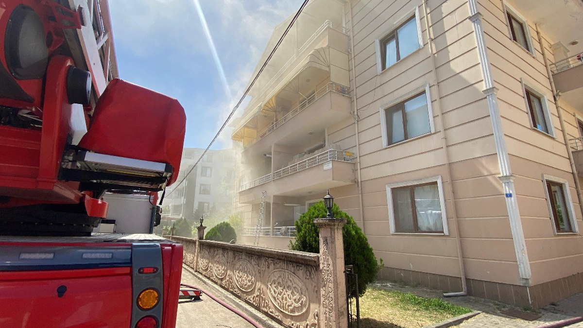 Kocaeli'de apartmanda yangın paniği