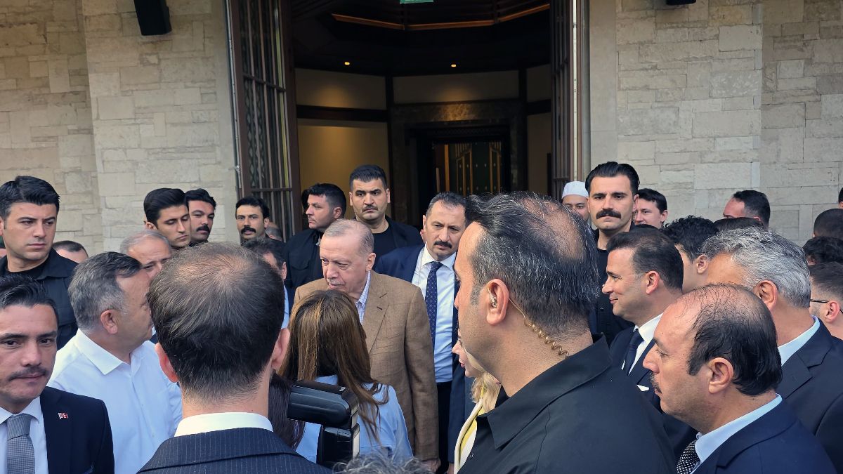 Cumhurbaşkanı Erdoğan bayram namazını Marmaris'te kıldı