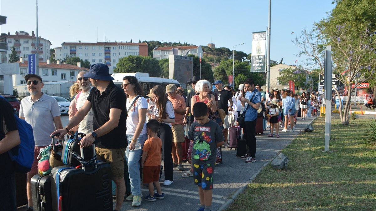 Kurban Bayramı'nda Ayvalık'tan Midilli Adası'na geçişlerde yoğunluk