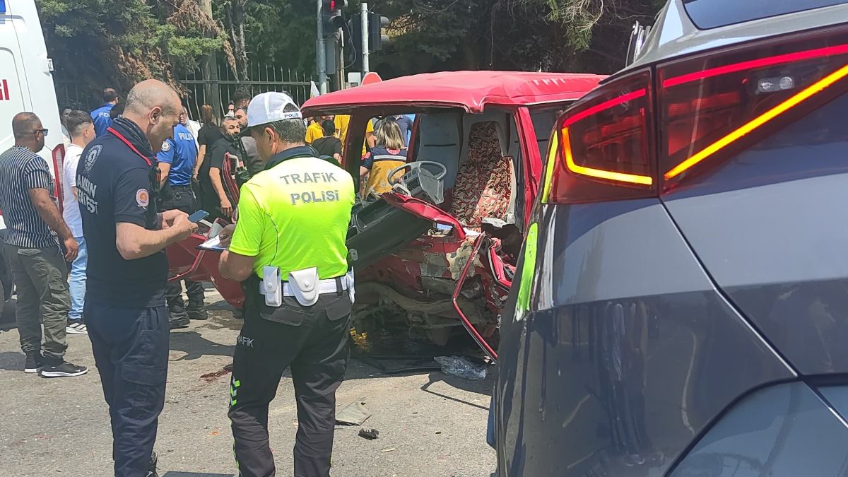 Samsun'da panelvan araç ile otomobil çarpıştı: 5 yaralı