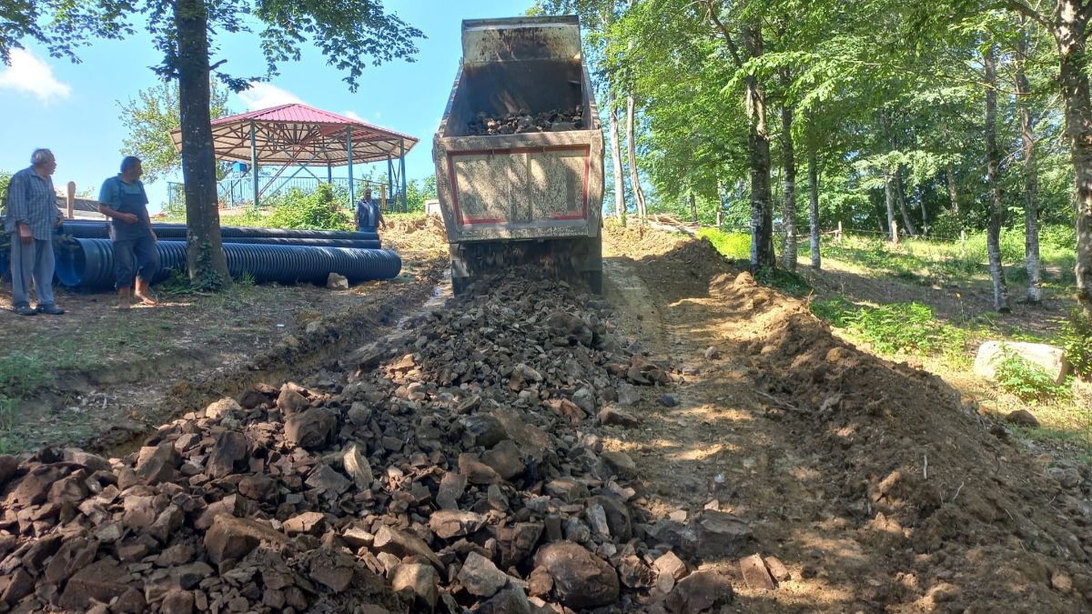 Düzce'de köy alanlarına yeni yollar açılıyor