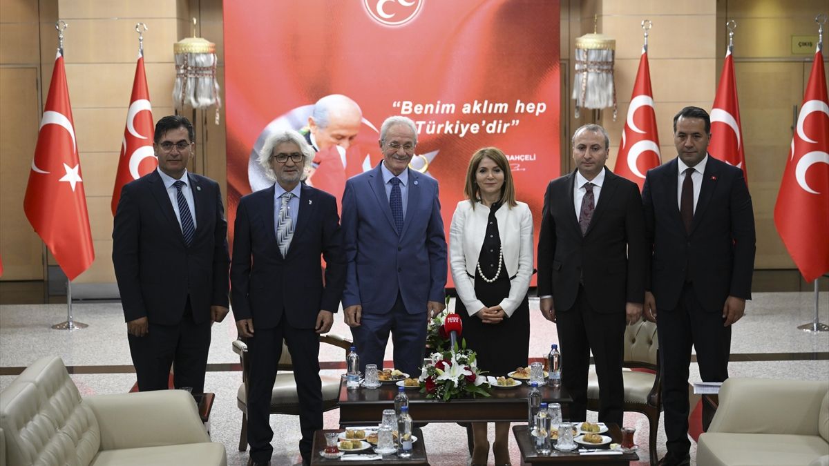 DEM heyeti, MHP ile bayramlaştı