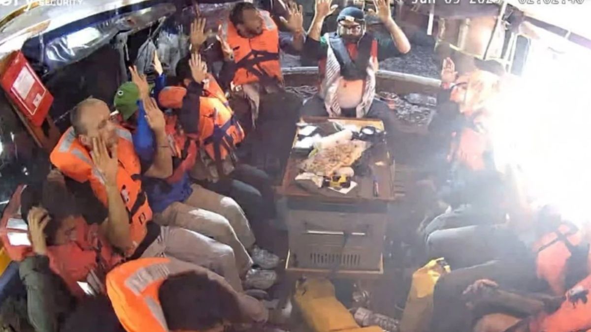 İsrail ordusu Madleen gemisine müdahale etti, gemiyle irtibat kesildi