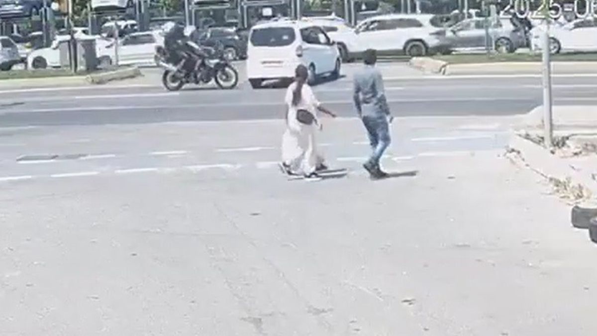 İstanbul'da yürekleri ağızlara getiren kaza: İki polis memuru yaralandı