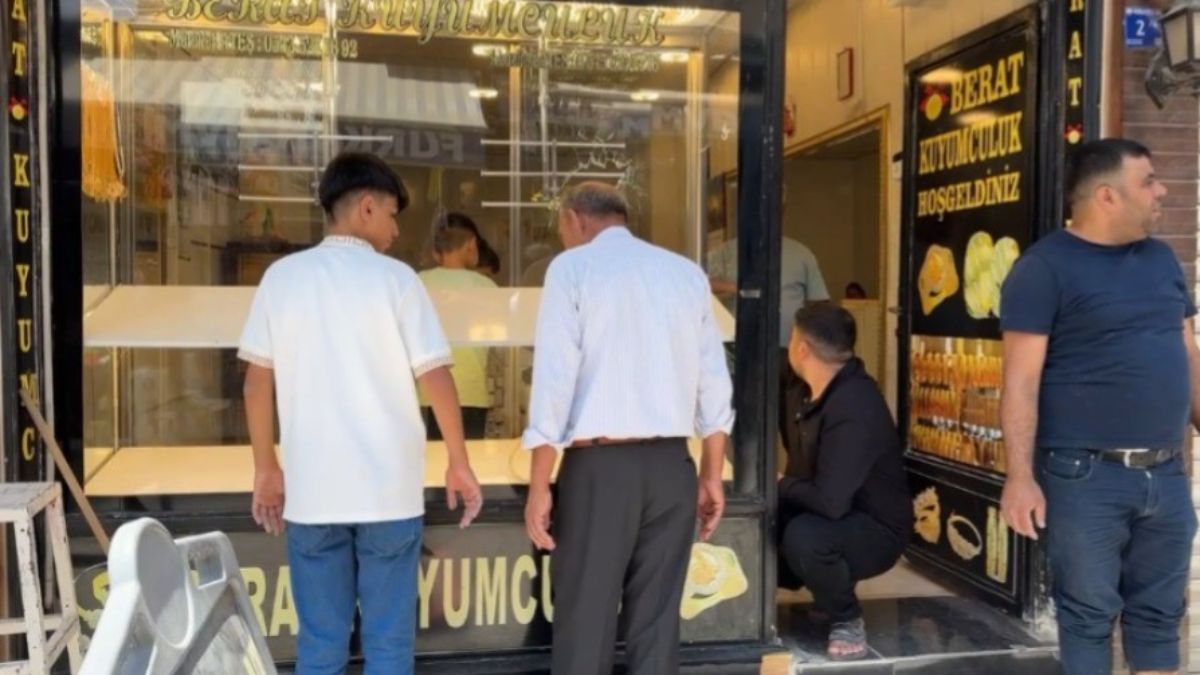 Şanlıurfa'da pompalı tüfekle kuyumcuya soygun girişimi