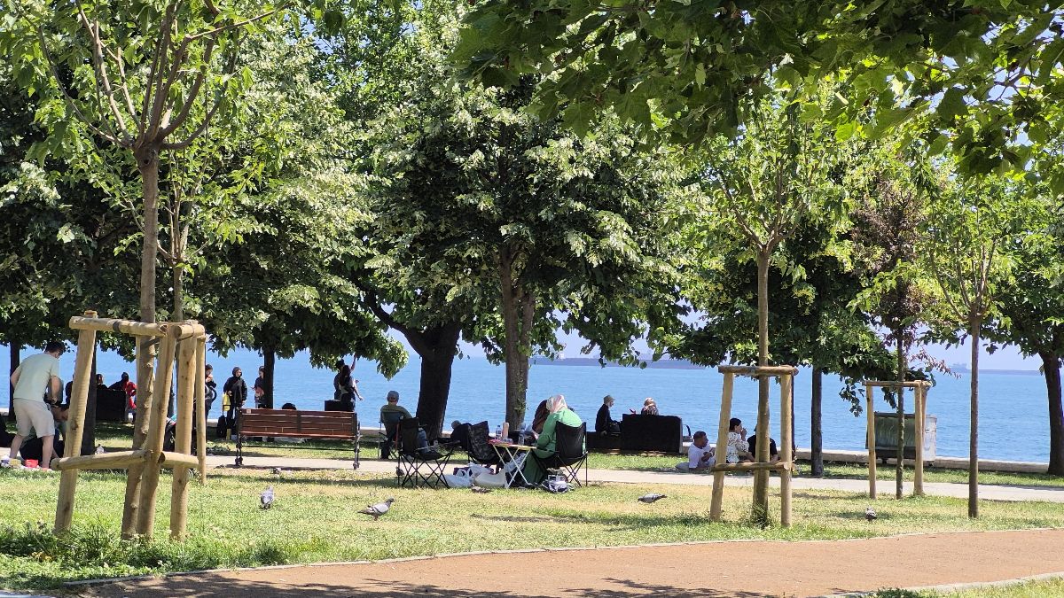 İstanbul'da sahillerde yoğunluk yaşanıyor