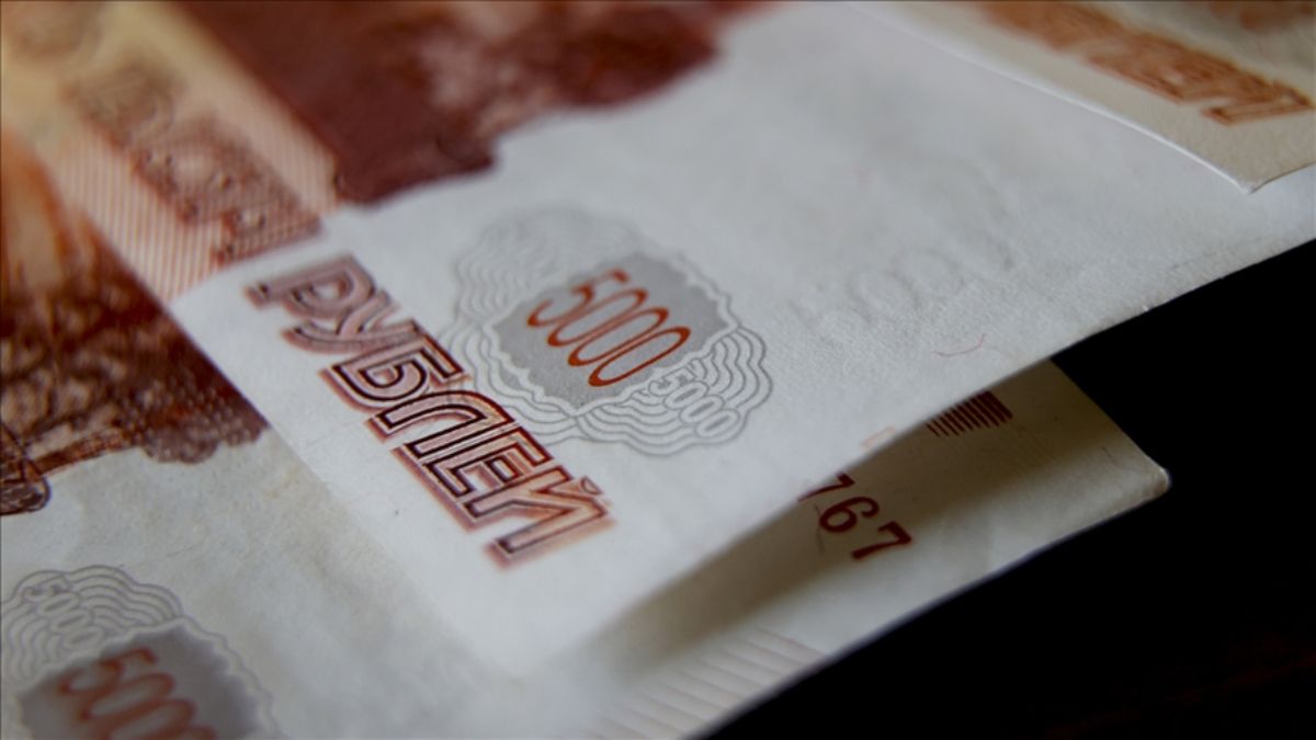 Rusya'da bütçe, 3,4 trilyon ruble açık verdi