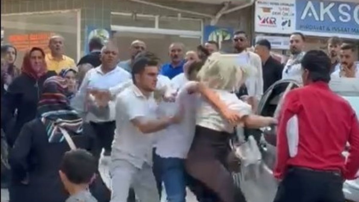 Ordu'da boşandığı eşiyle sokak ortasında kavga etti