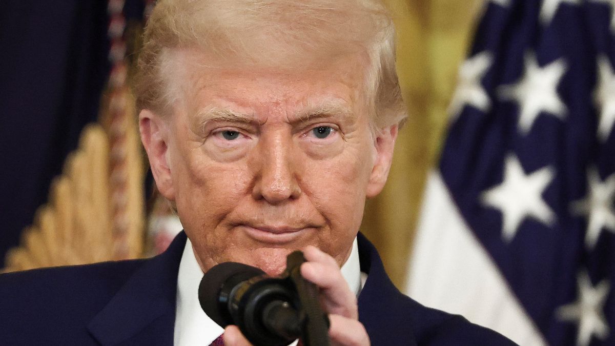 Donald Trump'tan İran açıklaması: İsrail vurabilir