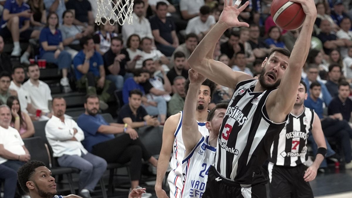 Beşiktaş, Anadolu Efes karşısında kazandı