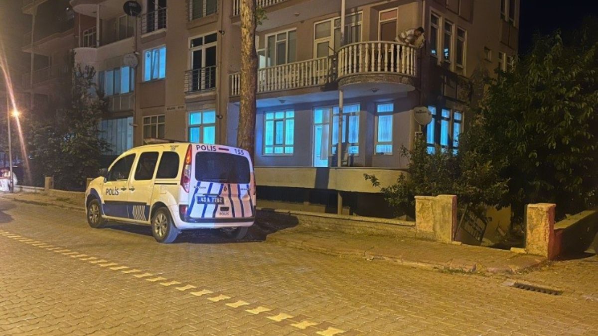 Kütahya'da erkek kardeş silahla oynarken ablasını vurdu