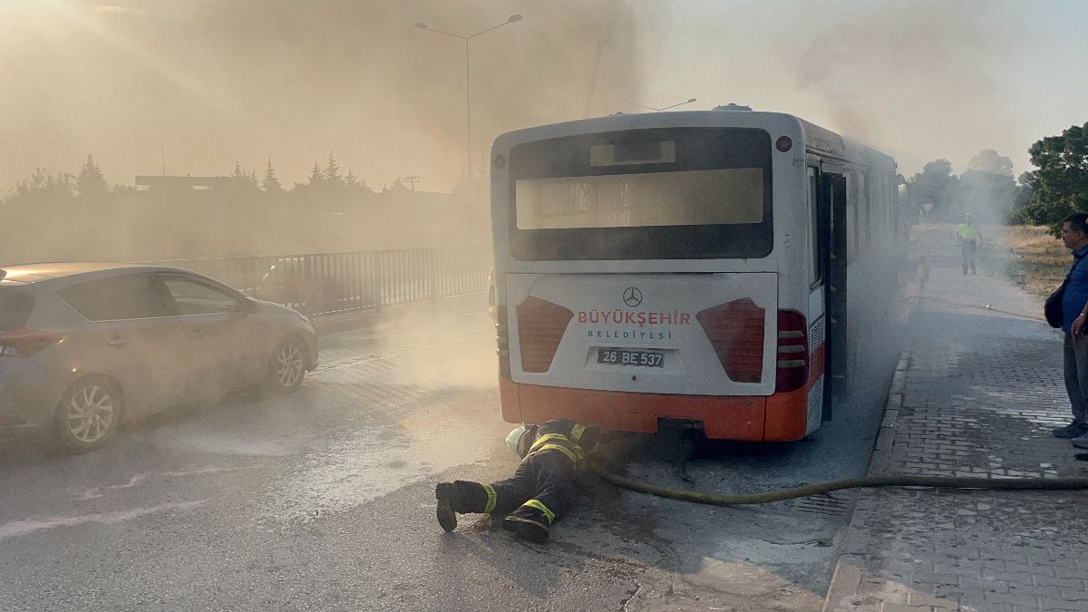 Eskişehir'de belediye otobüsünde yangın: 1 yaralı