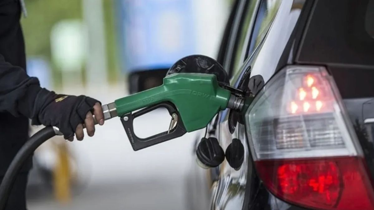 Akaryakıtta tarife değişti: Benzine zam