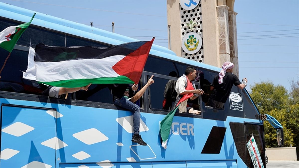 Gazze'ye umut taşıyan konvoy, 2 gündür engelleniyor