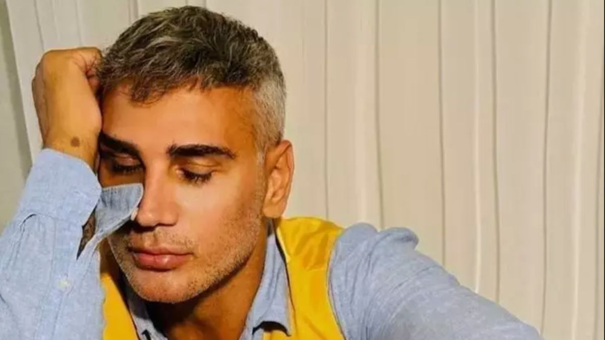 Şarkıcı Doğuş gönderme yaptı: "Arada bir düşmüş gibi yapın"