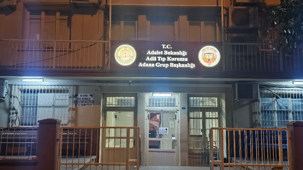 Adana'da, sulama kanalına düşen kamyonette baba ve 2 kızı hayatını kaybetti
