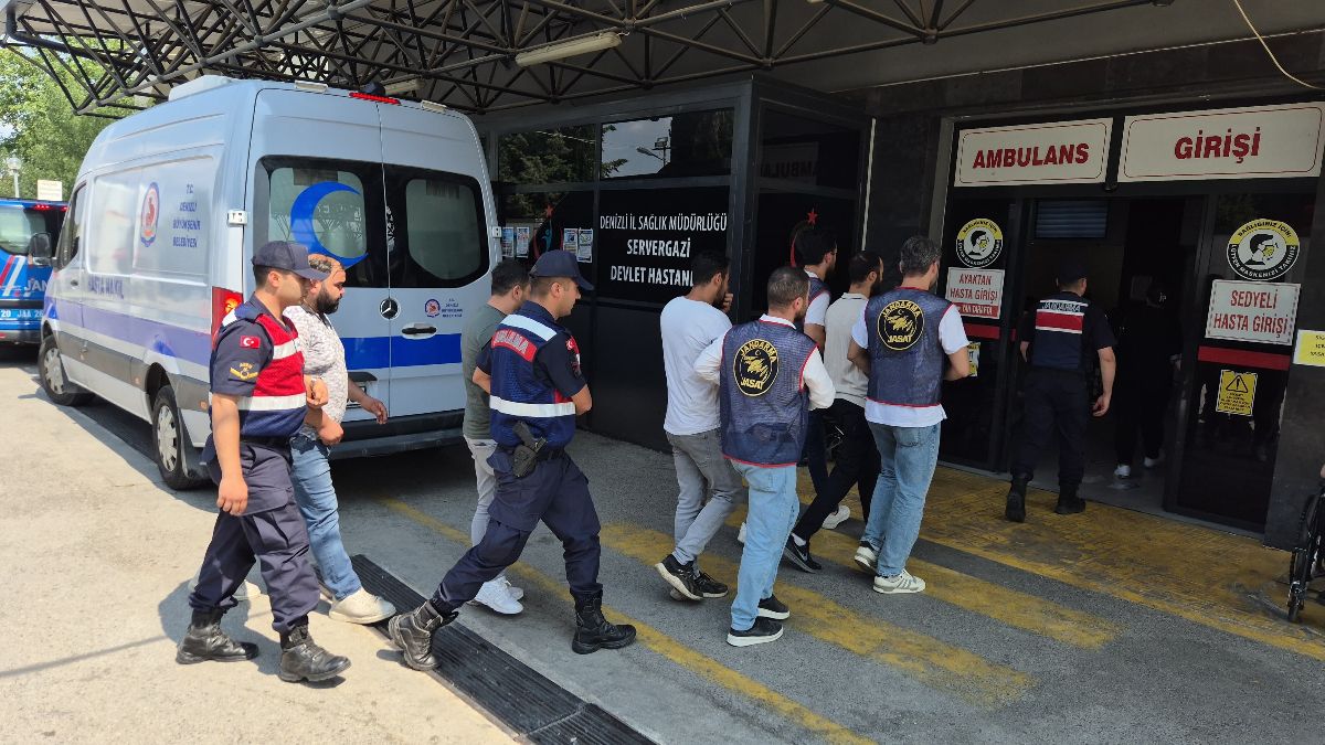 Denizli'de arkadaşlarıyla beraber çalıştığı iş yerini soydu