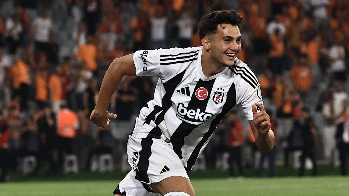 Beşiktaş'ın genç golcüsü Mustafa Hekimoğlu YKS’ye girdi