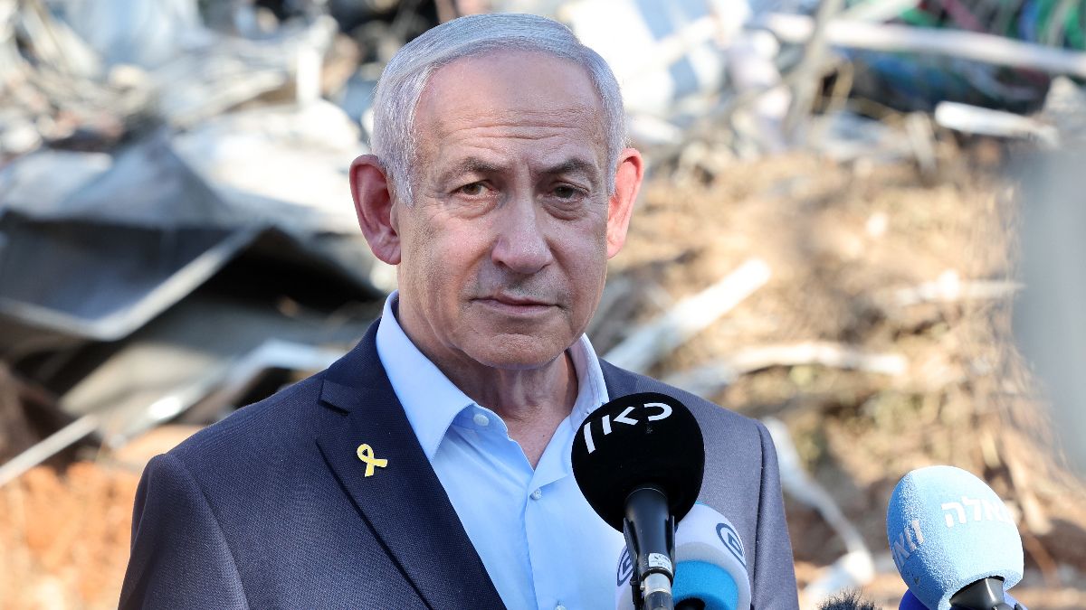 Netanyahu: Büyük liderimiz Trump'a şapkamızı çıkarmalıyız