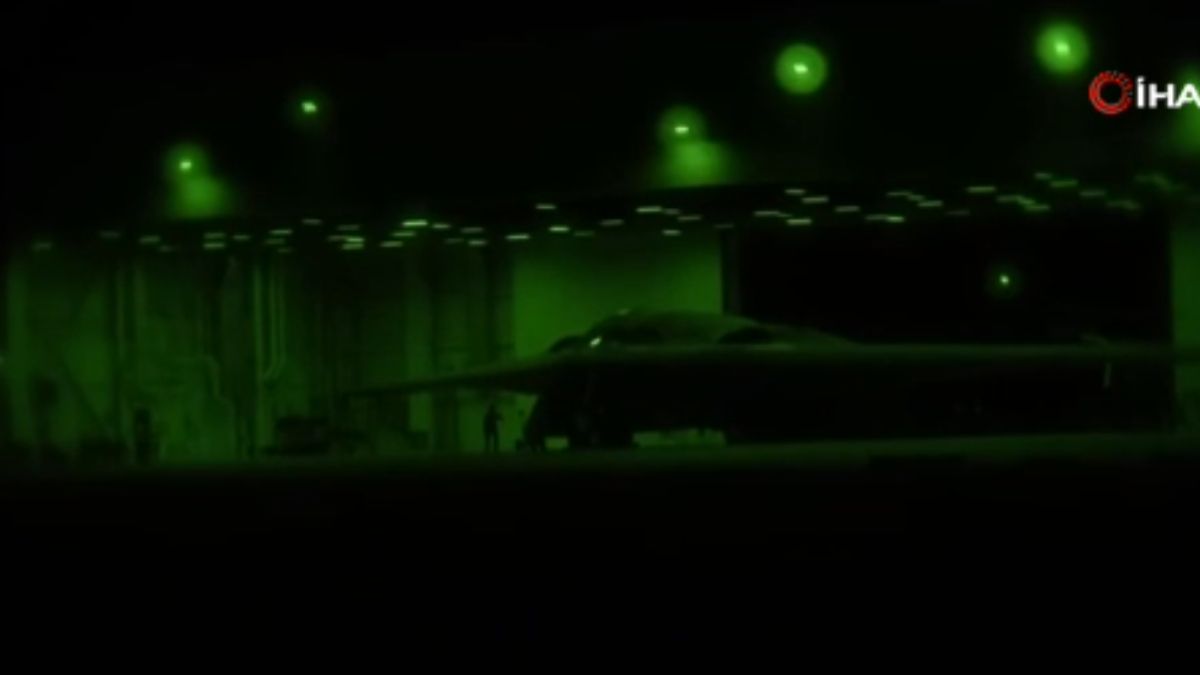 ABD, İran saldırısında kullanılan B-2 bombardıman uçaklarının görüntülerini paylaştı
