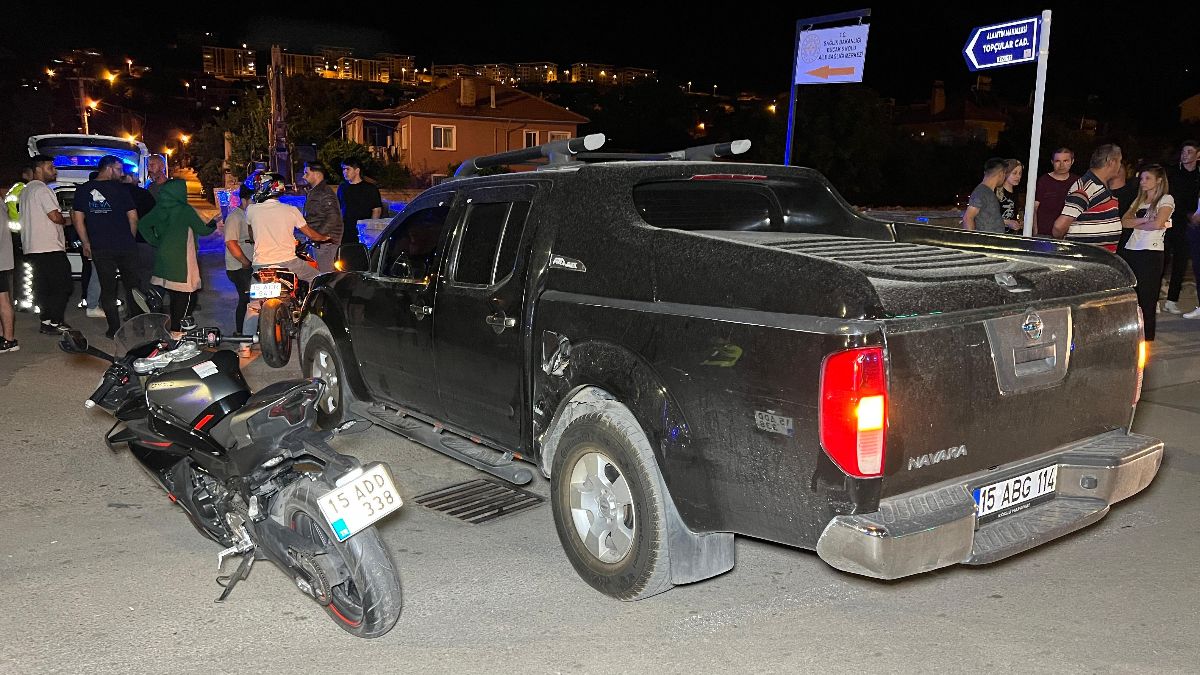 Burdur'daki kazada motosiklet ile kamyonet çarpıştı