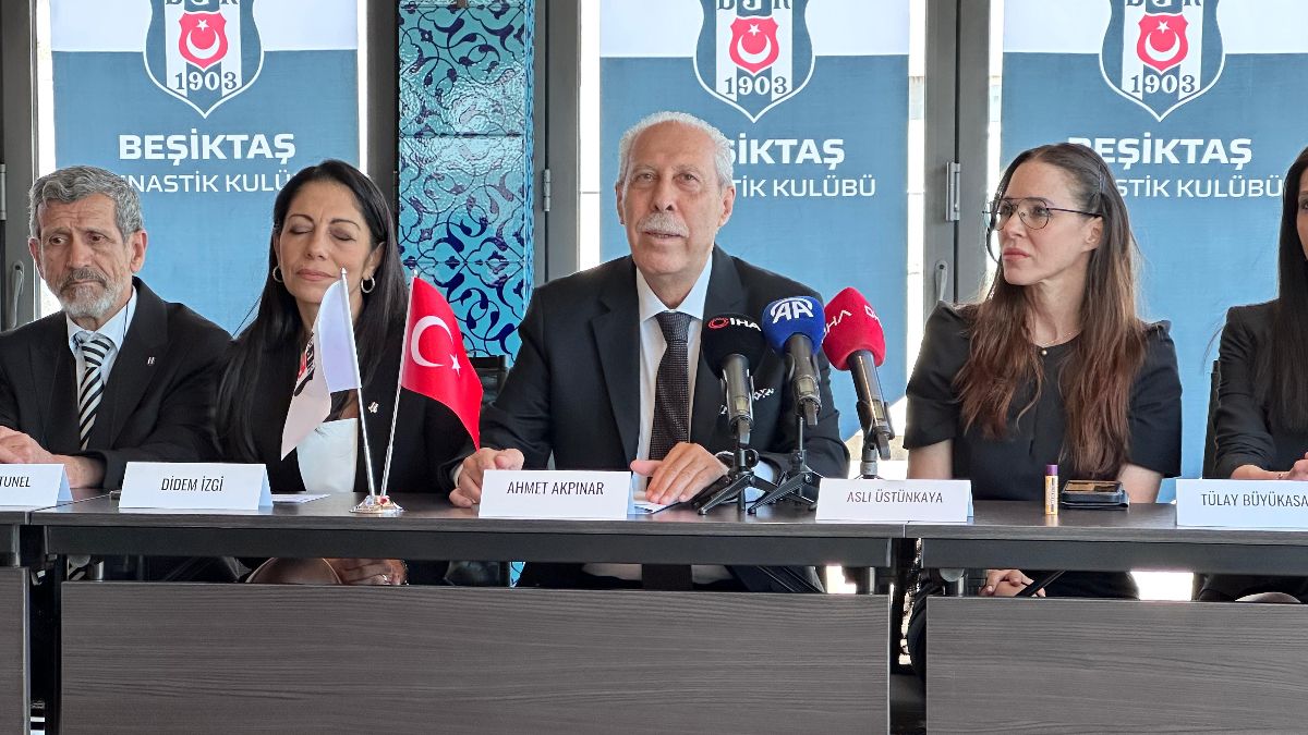 Beşiktaş Divan Kurulu Başkan Adayı Akpınar, basın mensuplarıyla bir araya geldi