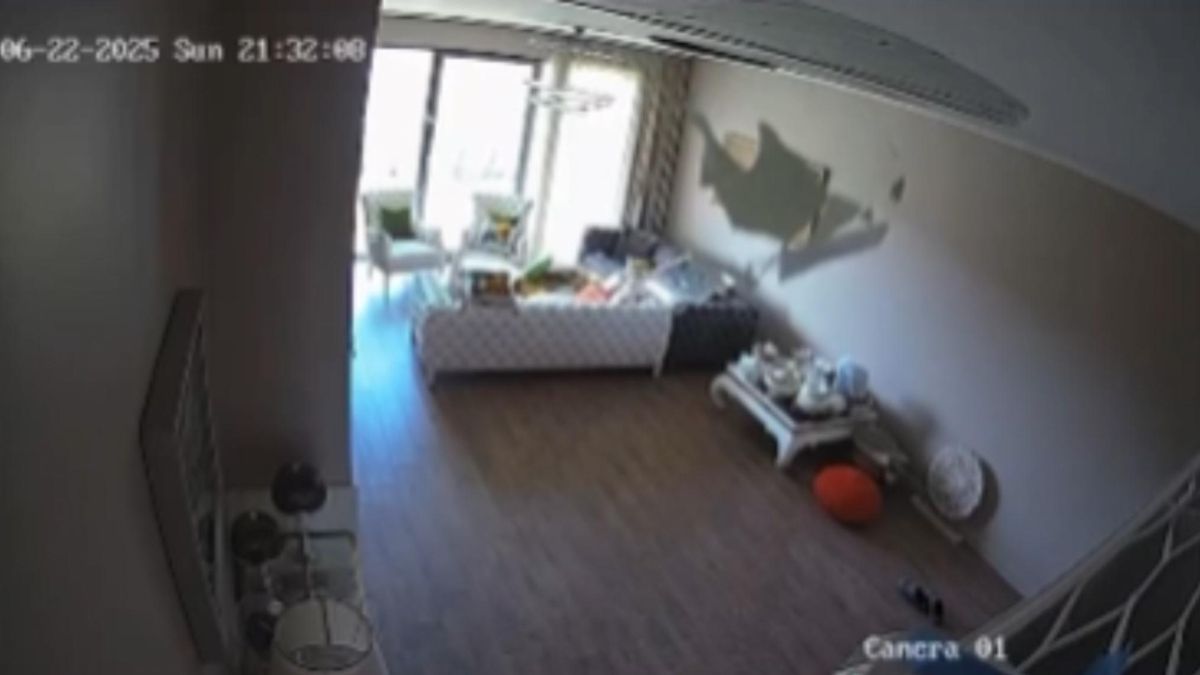 İstanbul'da kaldığı villanın çatısı 3 gün arayla 2 kez çöktü