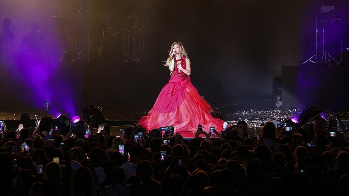 Jennifer Lopez, İstanbul'da 50 hayranıyla bir araya gelecek